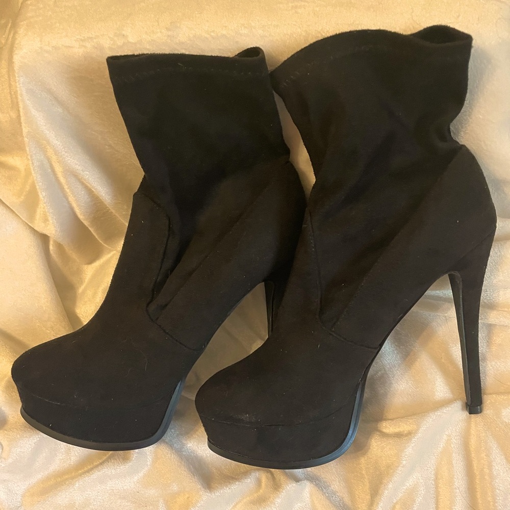 Black velour sock platform heeled boots